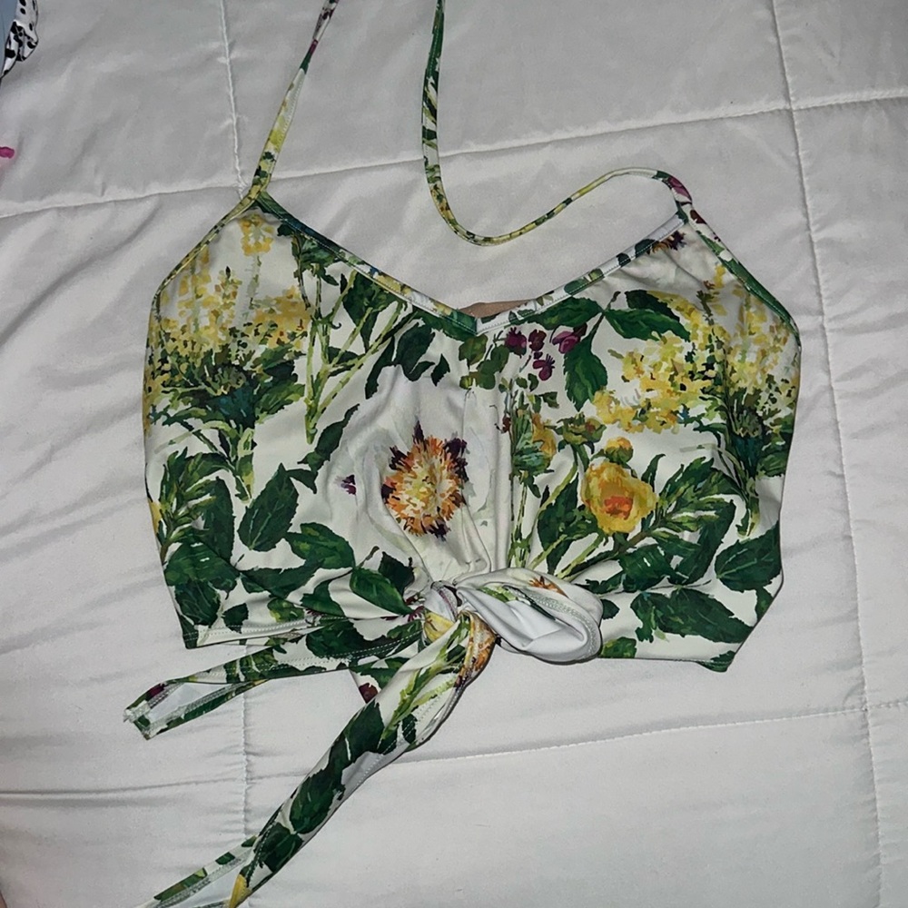 ❌❌SOLD❌❌ Kortni Jeane tie up top